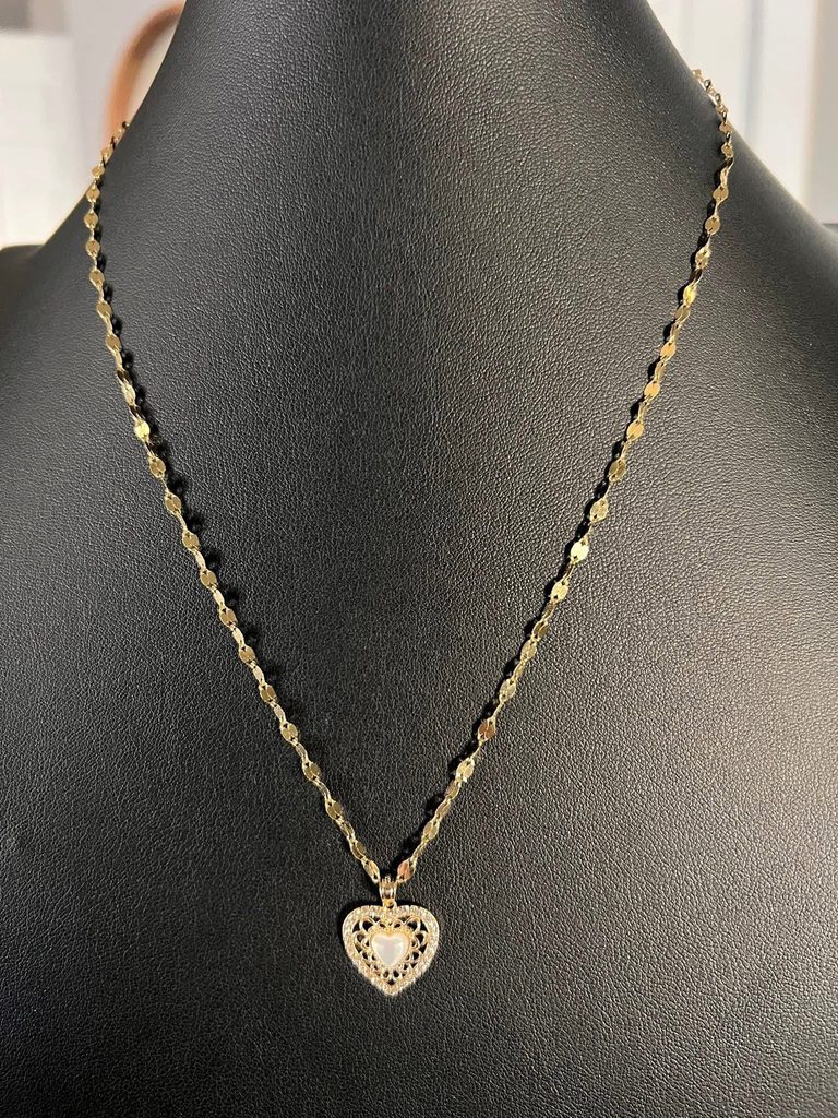 Hermosa cadena y dije de corazón