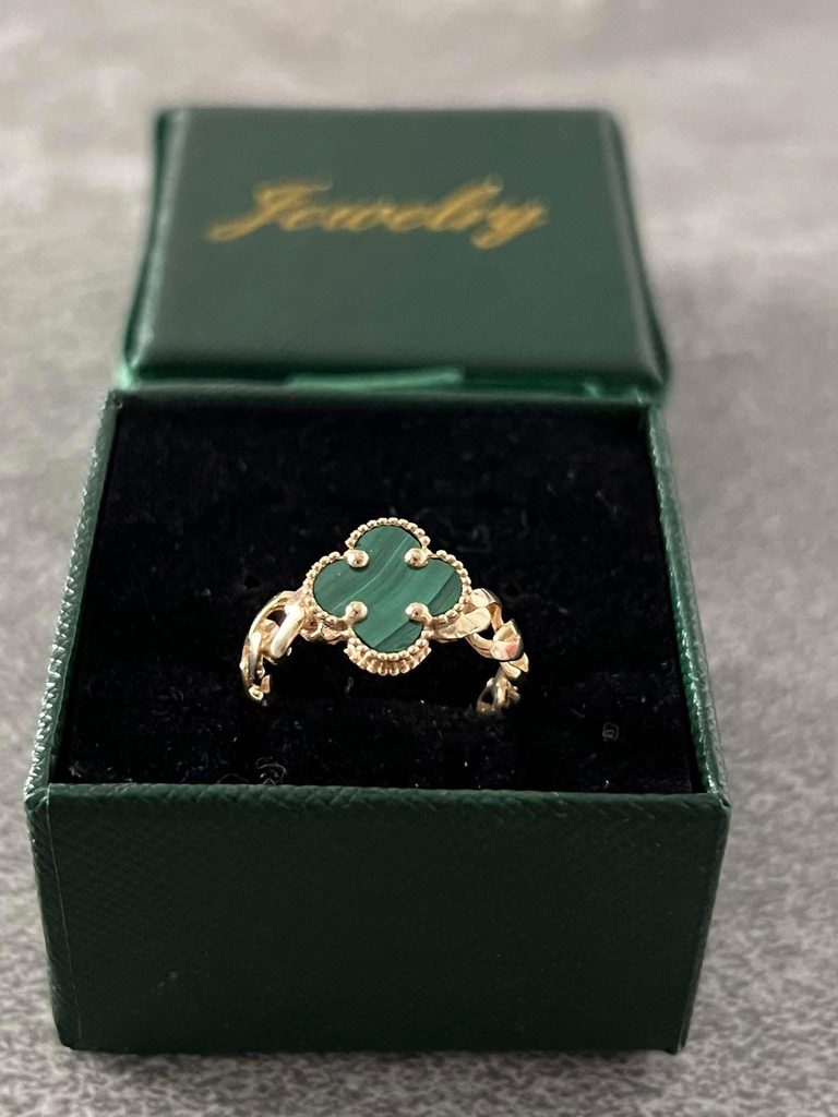 Hermoso anillo disponible